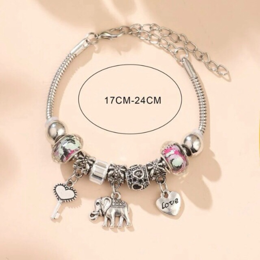 🐘‼️RE-STOCKED‼️🐘Elephant & Heart Charm Bracelet NWT - Picture 3 of 9